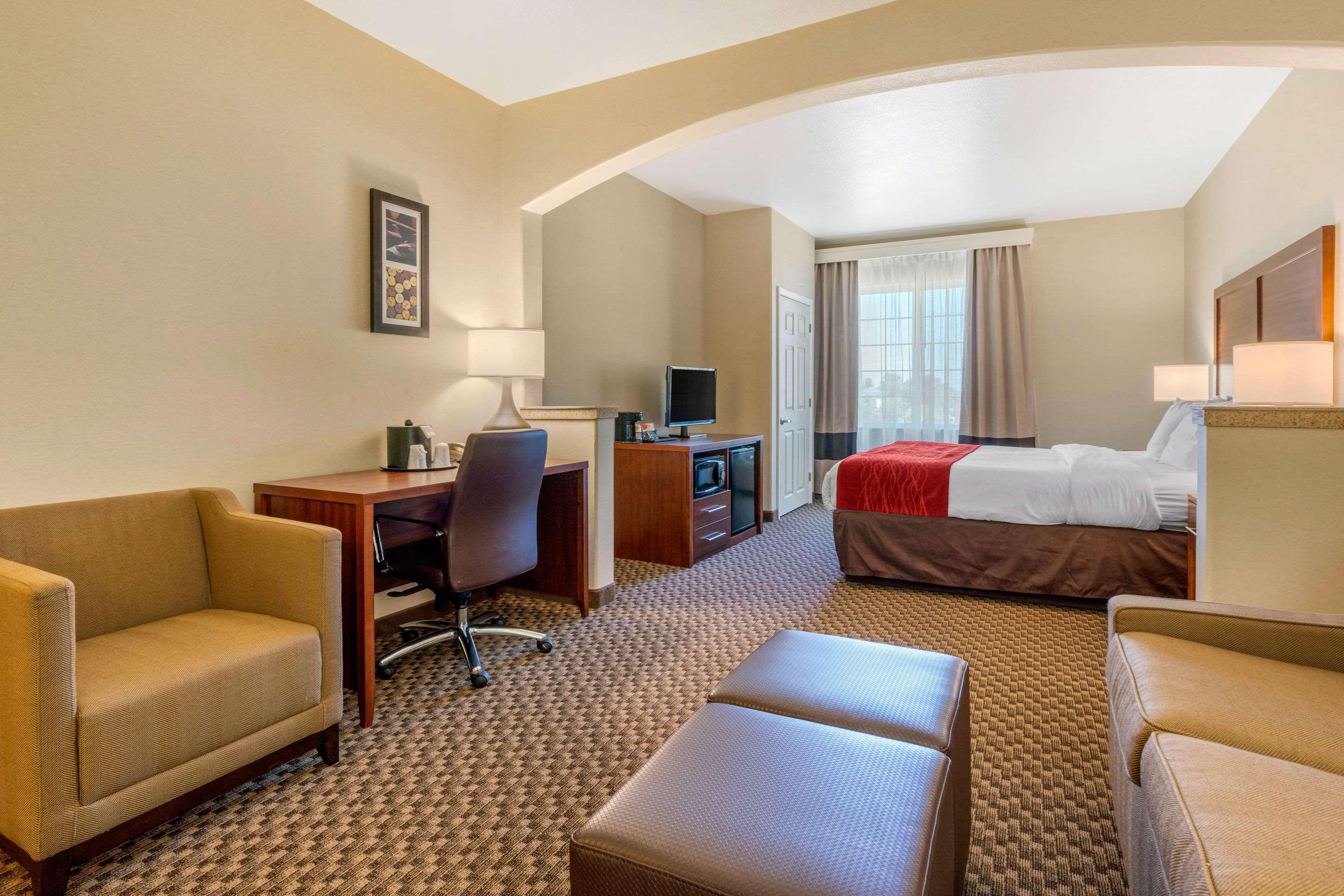 Comfort Inn & Suites Galt - Lodi North Luaran gambar