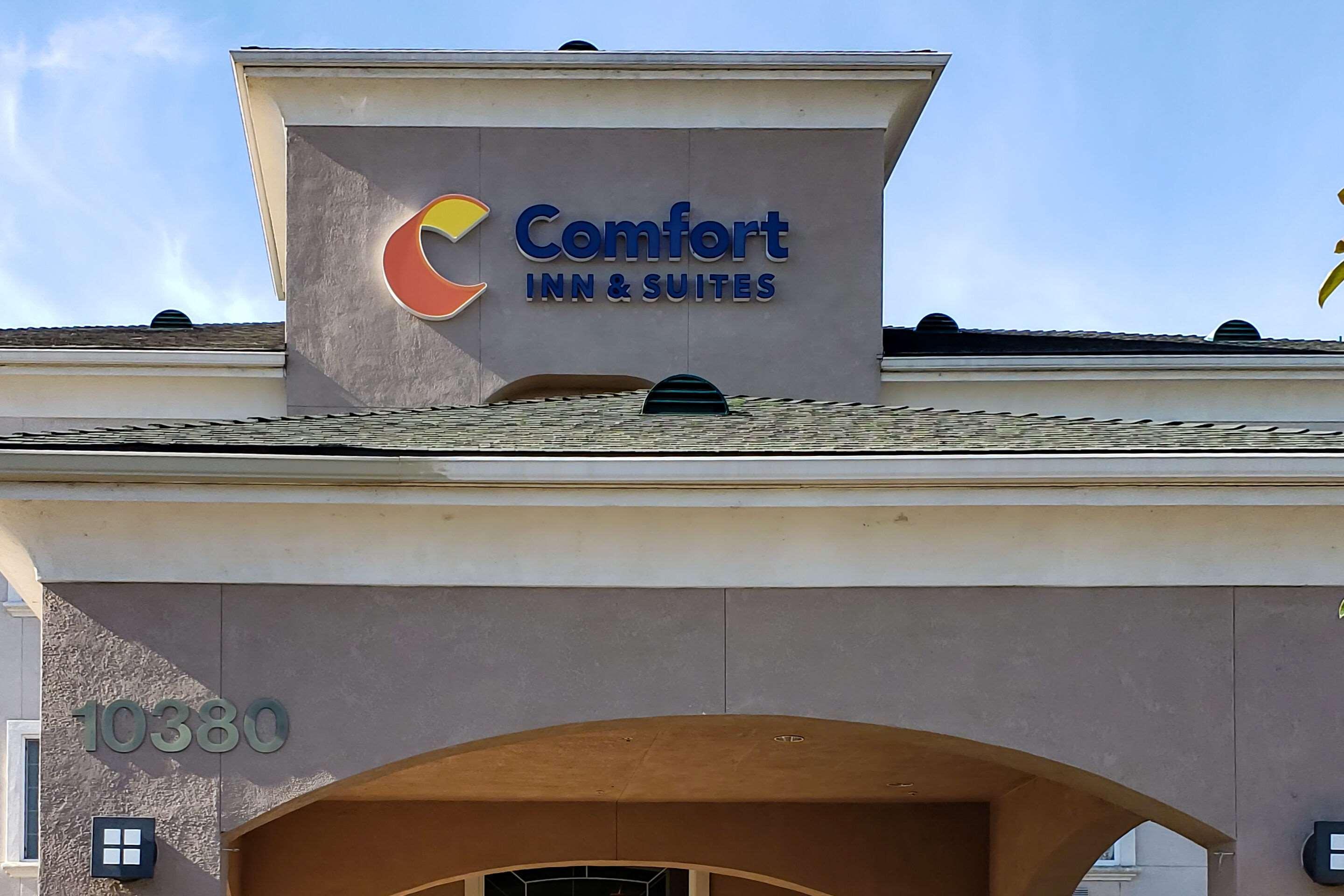 Comfort Inn & Suites Galt - Lodi North Luaran gambar