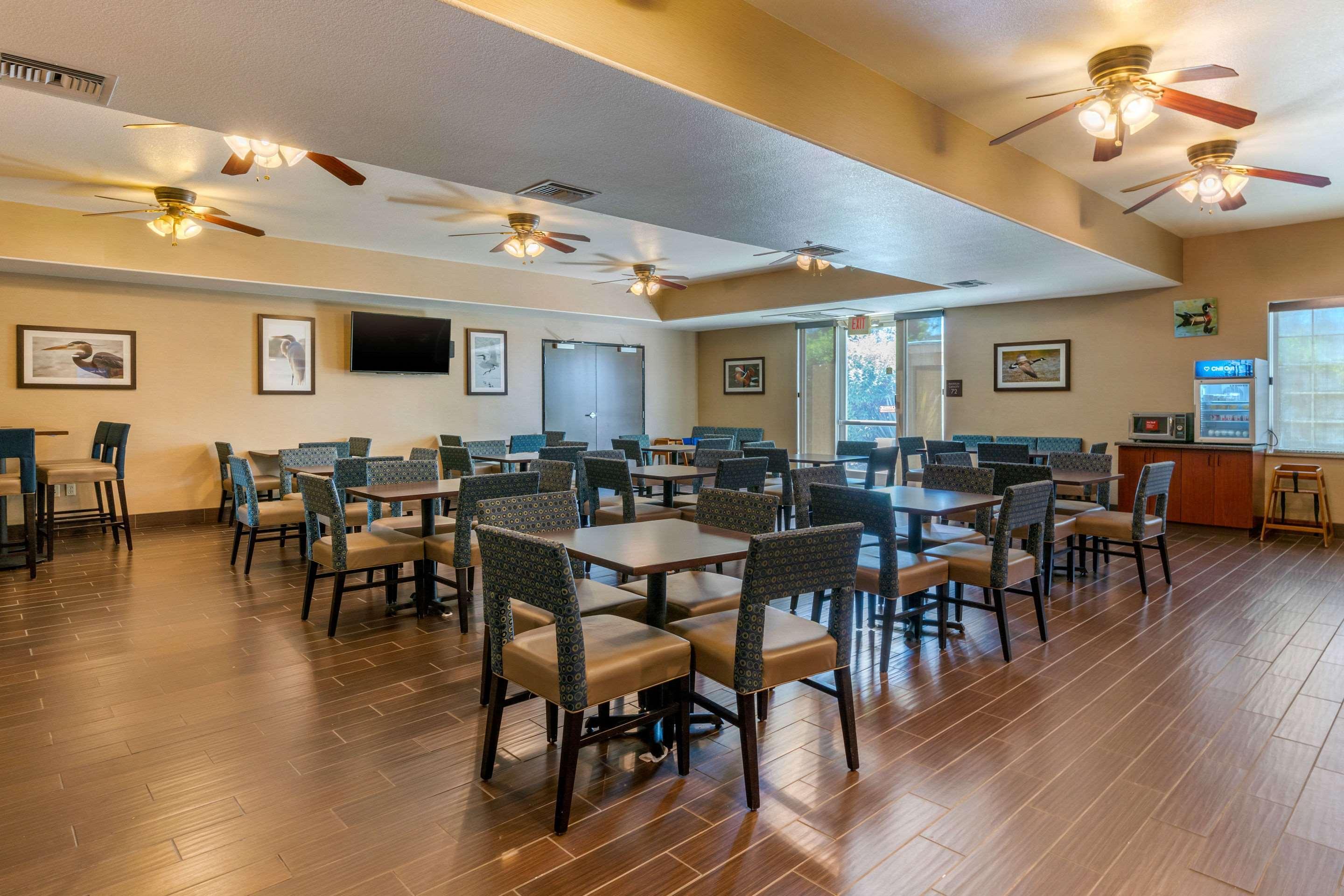 Comfort Inn & Suites Galt - Lodi North Luaran gambar